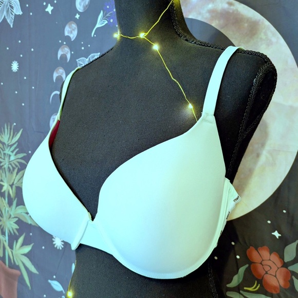 PINK Bra 💕 - Picture 3 of 8